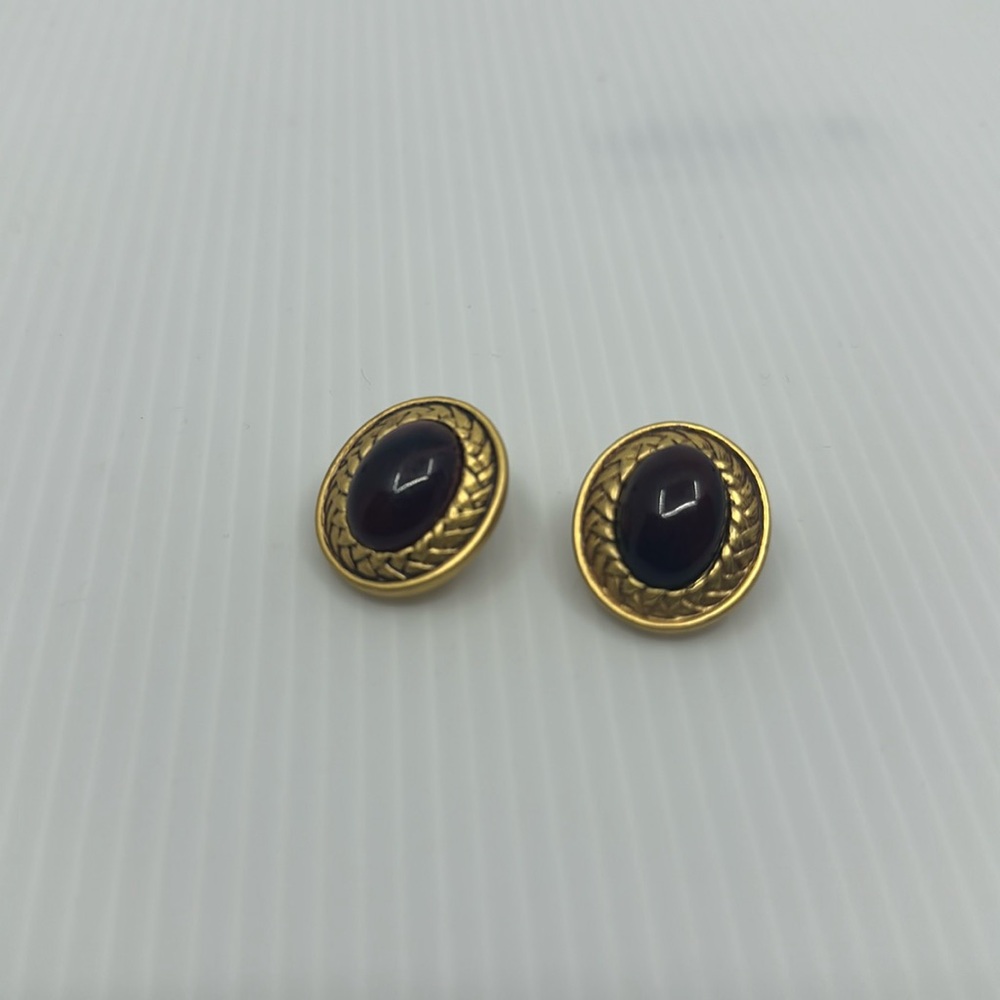 Vintage goldtone redish brown stone clip on earrings